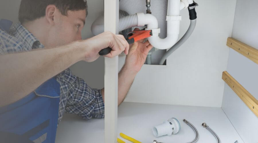 Expert burst pipe repair services in Worden, IL